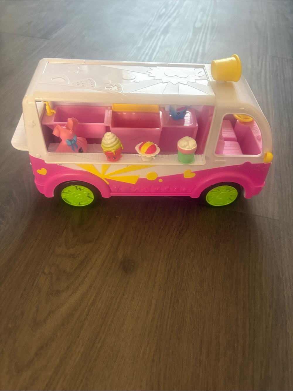 Shopkins Ice Cream Truck Playset - Pink, White, Yellow, Green